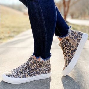 BNIB Laceless Leopard Hightops